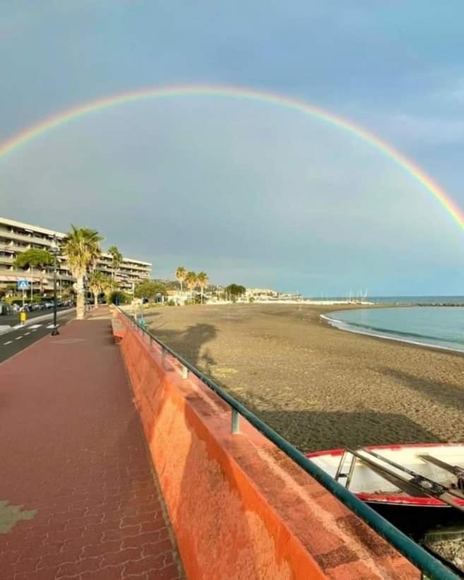 ヴェンティミーリアCasa Al Mareアパートメント エクステリア 写真