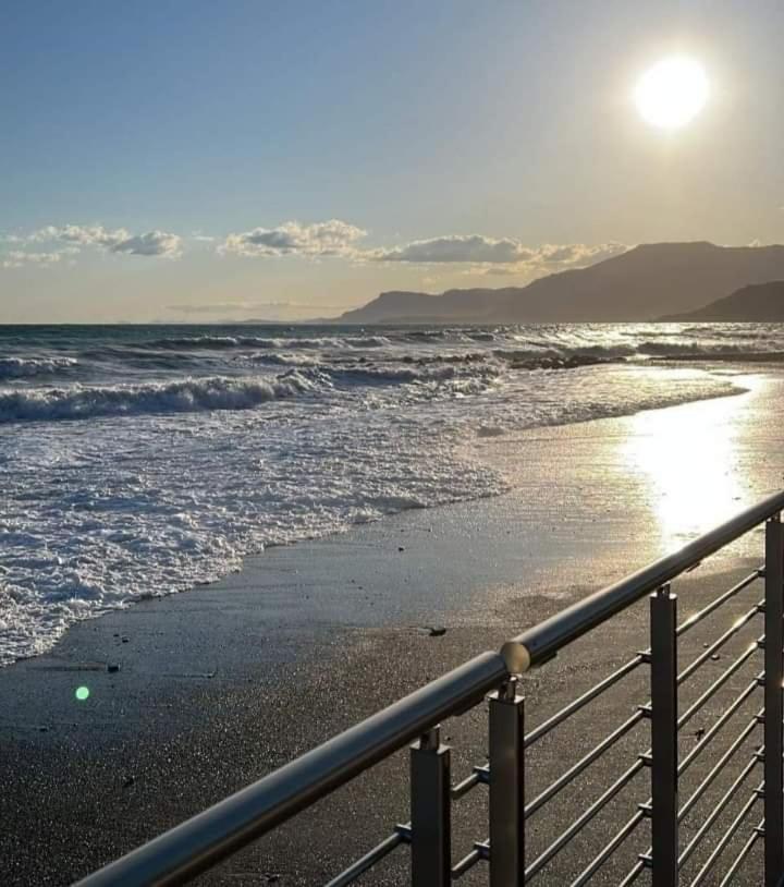 ヴェンティミーリアCasa Al Mareアパートメント エクステリア 写真