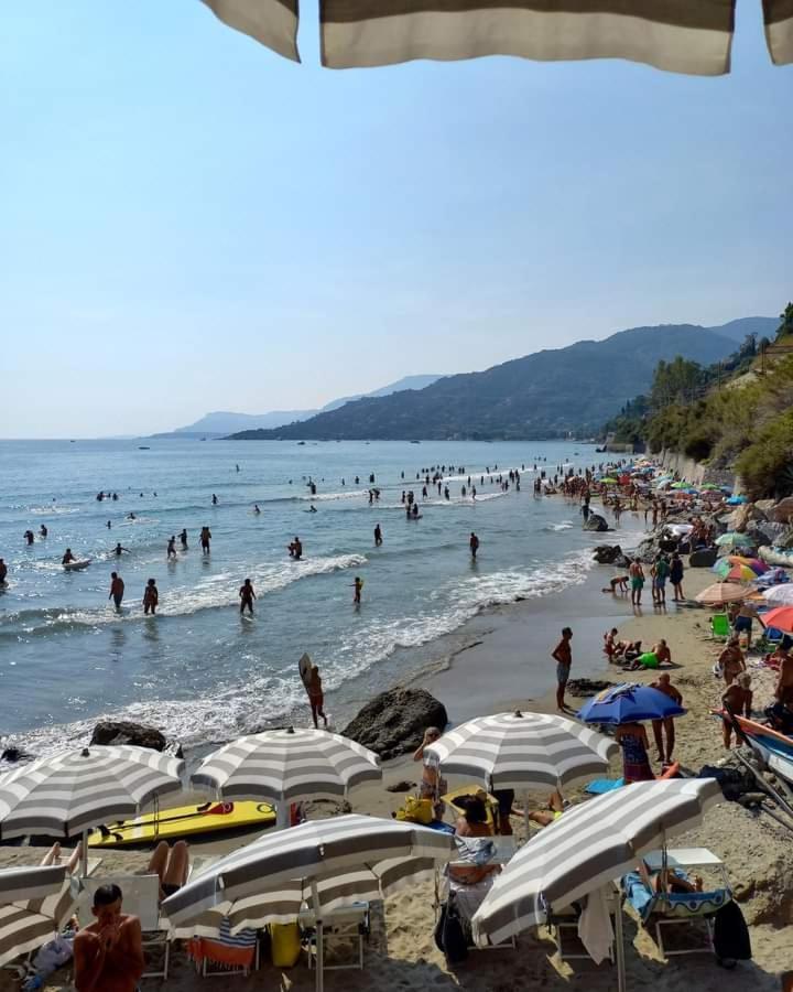 ヴェンティミーリアCasa Al Mareアパートメント エクステリア 写真