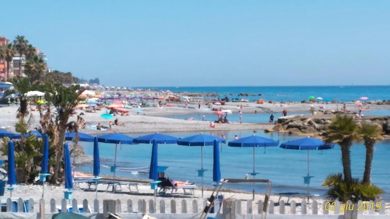 ヴェンティミーリアCasa Al Mareアパートメント エクステリア 写真